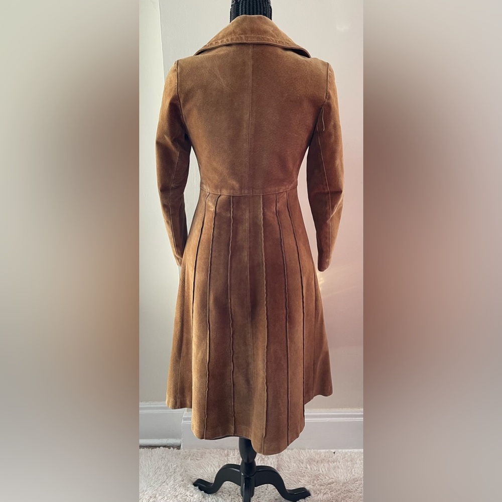Vintage Victoria 70s Long Suede Tan Button Down Jacket - Picture 4 of 15